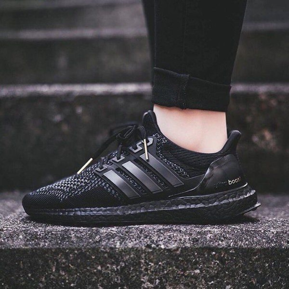 🚫SOLD🚫Adidas all black ultra boost
